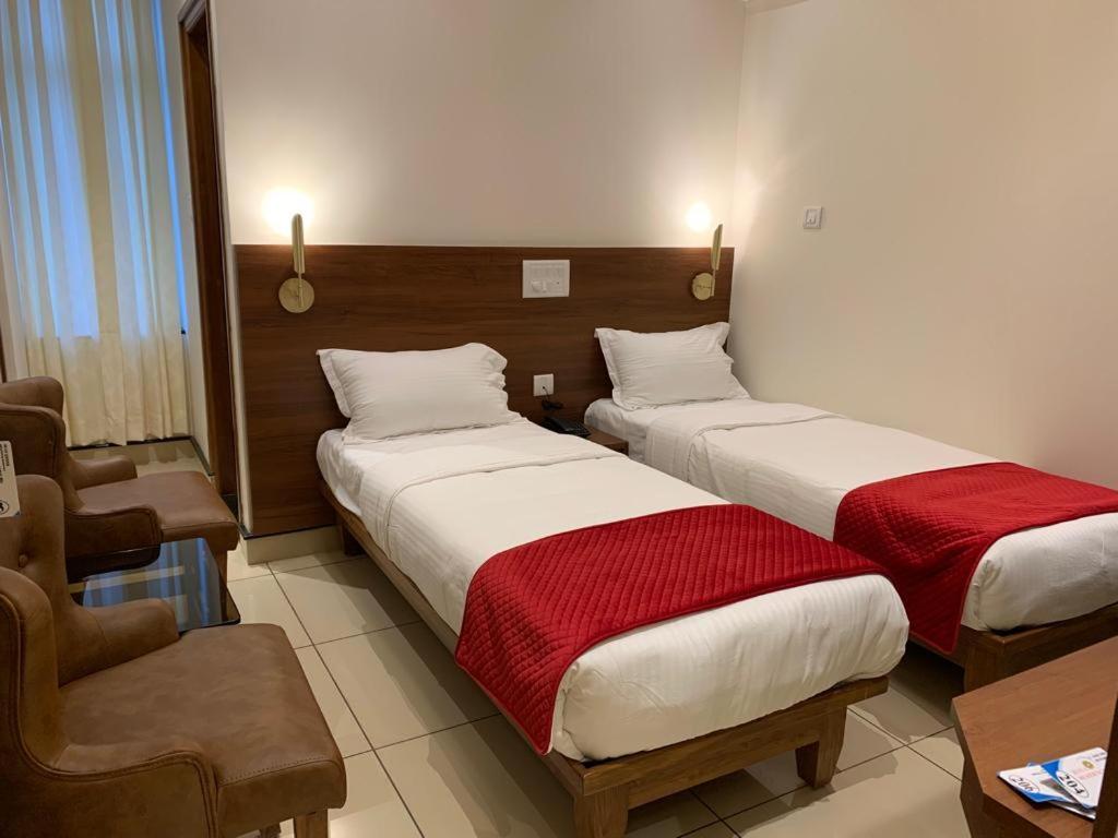 Hotel Jesta Residency Hassan Esterno foto