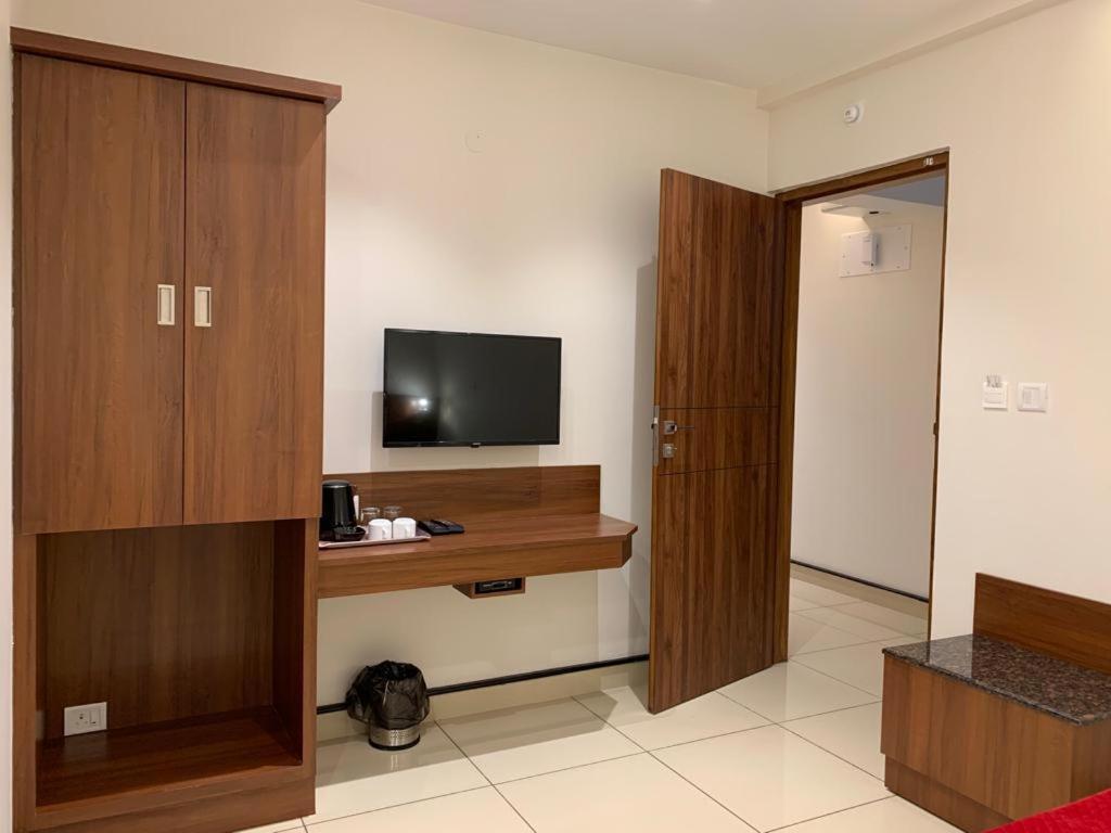 Hotel Jesta Residency Hassan Esterno foto