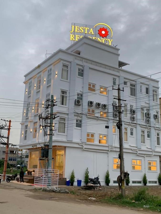 Hotel Jesta Residency Hassan Esterno foto