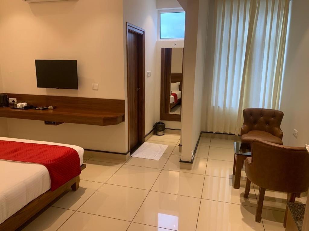 Hotel Jesta Residency Hassan Esterno foto